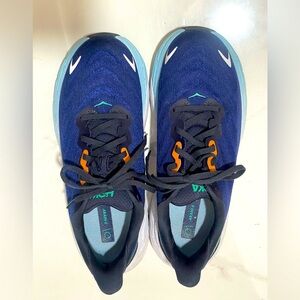 HOKA size 9.5